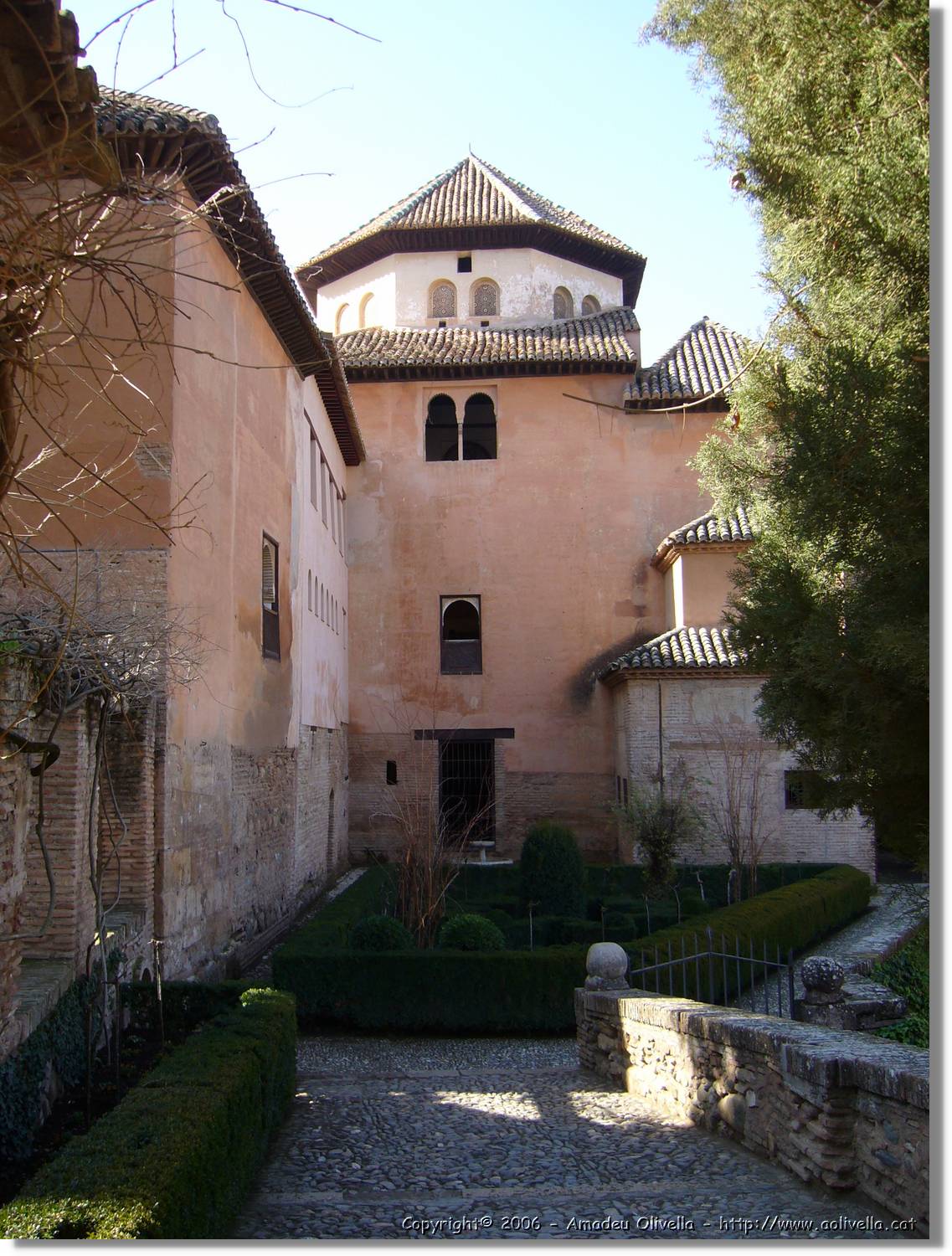 3Alhambra_180.jpg
